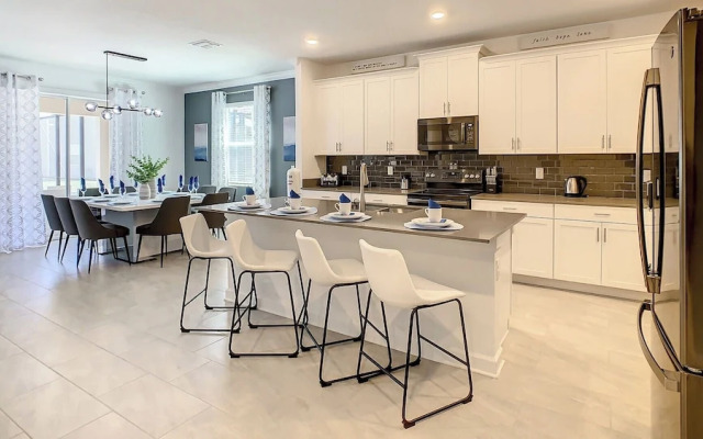 Storey Lake 6BR Private Pool Spa Waterpark/disney