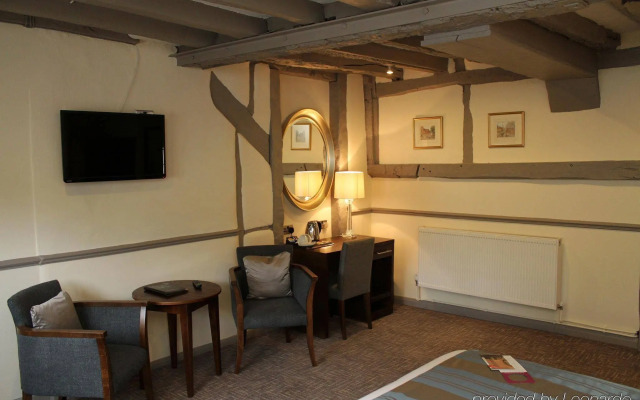 Legacy Rose and Crown Hotel