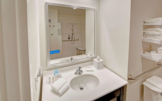 Hampton Inn & Suites Asheville Airport