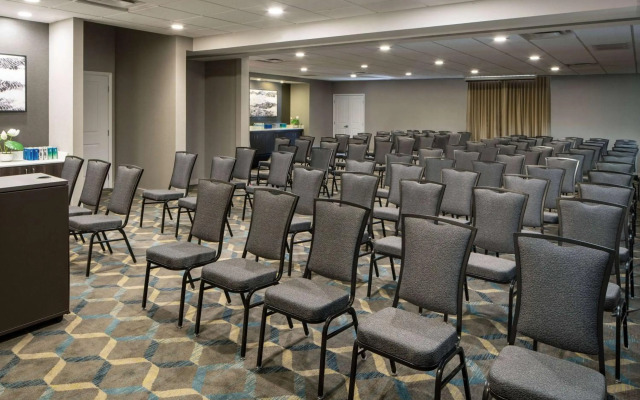 Sonesta ES Suites Fairfax Fair Lakes