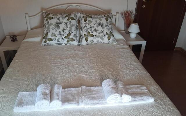 Mama's House Nea Peramos