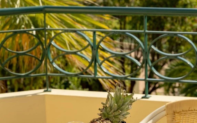 49 Presa da Moura Superbly 2 Bed Townhouse Clos