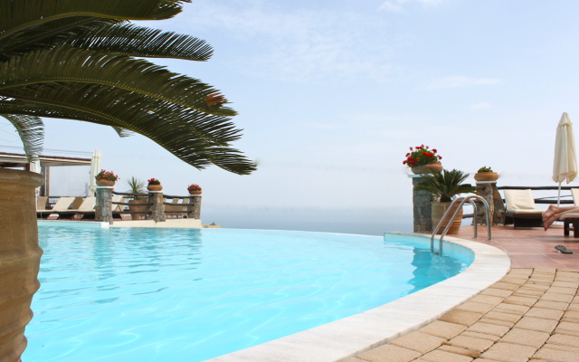 Creta Blue Boutique Hotel & Suites