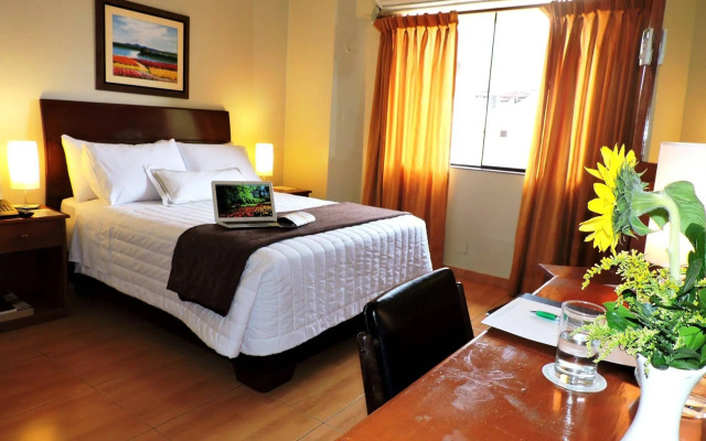 Epiqus Hotel