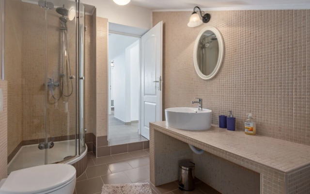 Villa Anna With Private Pool And Garden