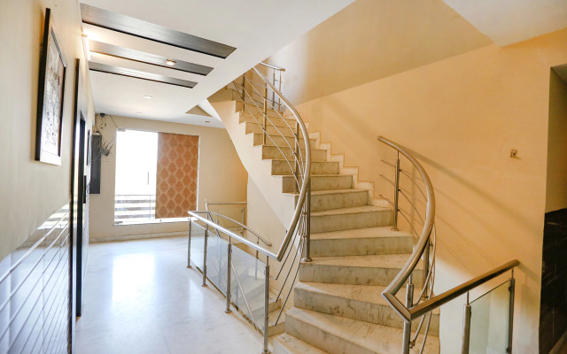 Capital O 605 Hotel Camria