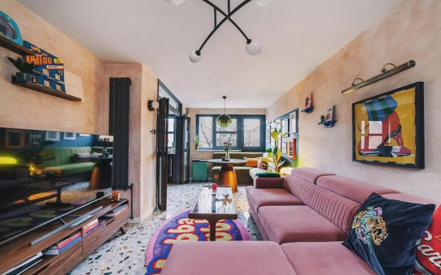 Peaceful & Unique Maisonette in Central London