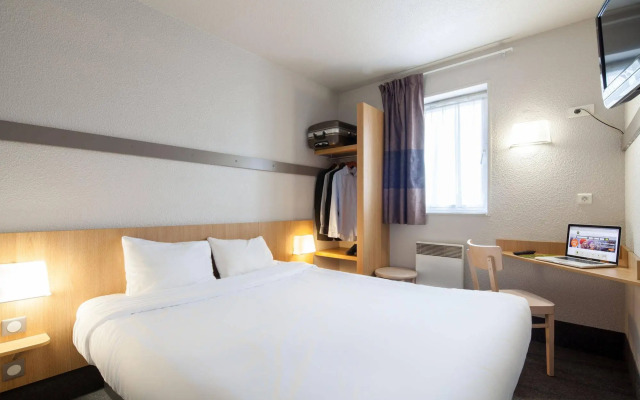 B&B HOTEL Calais Centre Saint-Pierre