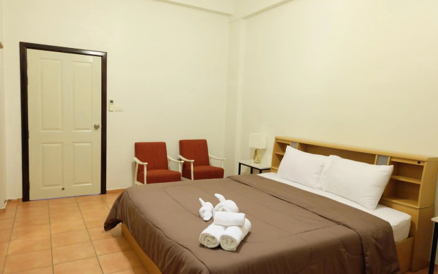 Lomsabai Apartments