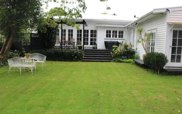 Bungalow by Cornwall Park