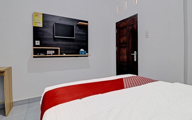 OYO 91203 Naufal Residence Syariah