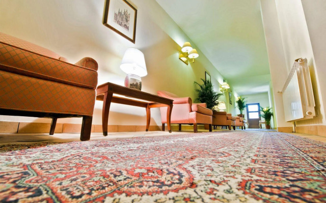 Aparthotel Miodosytnia