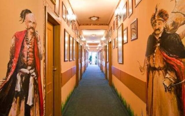 Hotel Trylogia