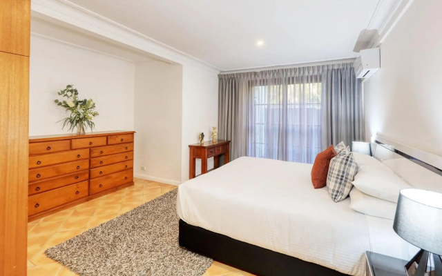 Mt Tamborine Stonehaven Manor