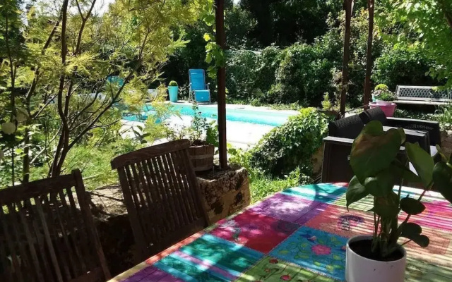 Nice Villa in Morieres-les-avignon With Pool