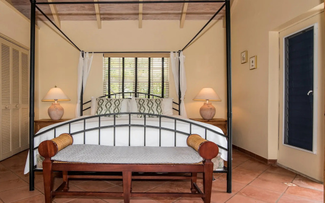 Grace Bay Beach Ocean Villas