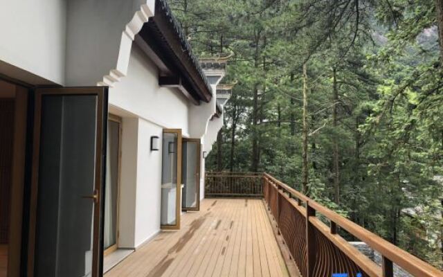 Xiangyuan Yungu Holiday Hotel