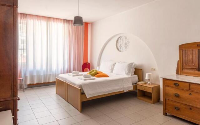 JOIVY Charming Flat Near Train Station