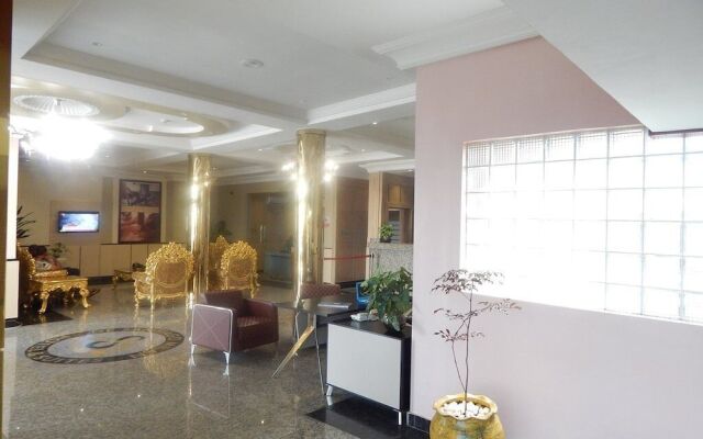 De Santiago Milan Hotel and Suites