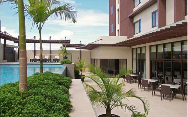 Seda Centrio - Newly Renovated