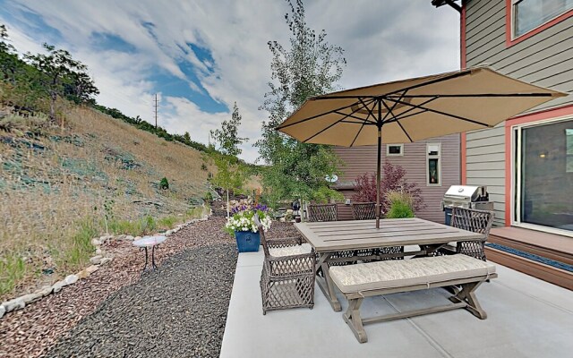 999wabig 4 Bedroom Home