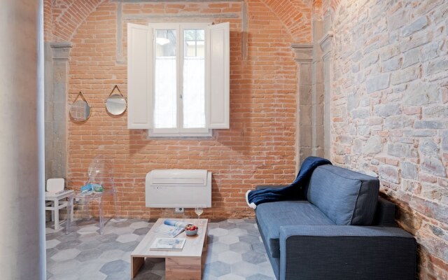 Florence Oltrarno Duplex Apartment