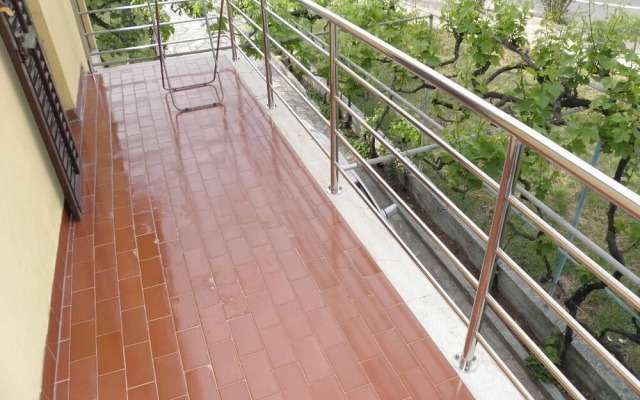 Sreca - 10m From the sea - A2