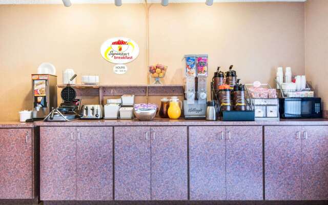 Super 8 by Wyndham Port Clinton