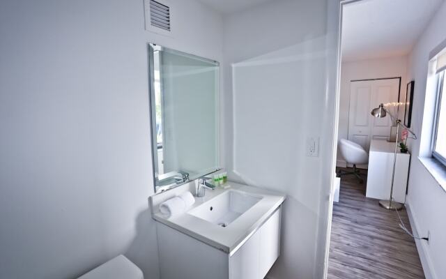 Coconut Grove Apartments by NUOVO