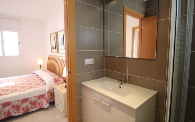 Peaceful Holiday Home with Private Pool in Empuriabrava