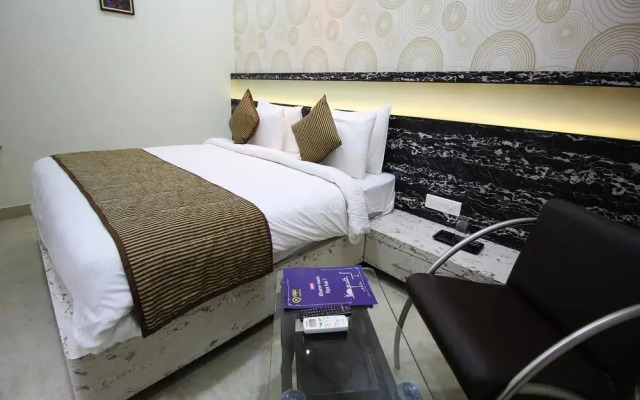 OYO 2456 Hotel Narayan Inn