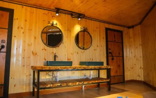 Xingsu Grassland Starry Sky Inn