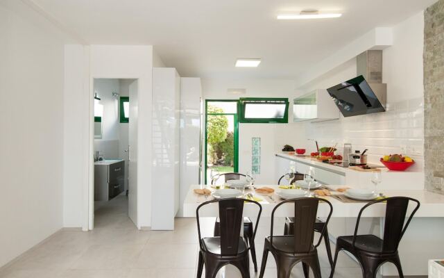 Beachfront Apartment Las Burras Fa03