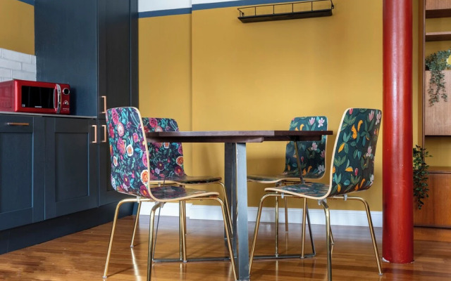 89 The Merchants by The House of Danu