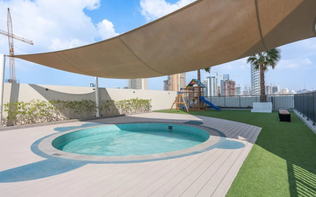 Sleek Studio in Jumeirah Village Triangle