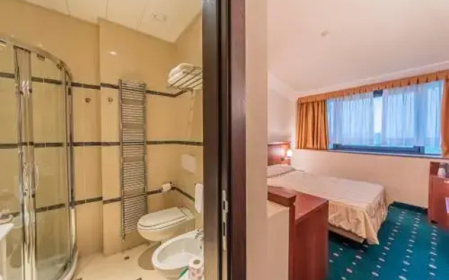 Dado Hotel International