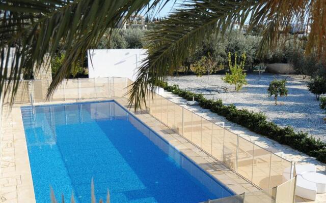 Holiday 6 Bedroom Luxury Villa