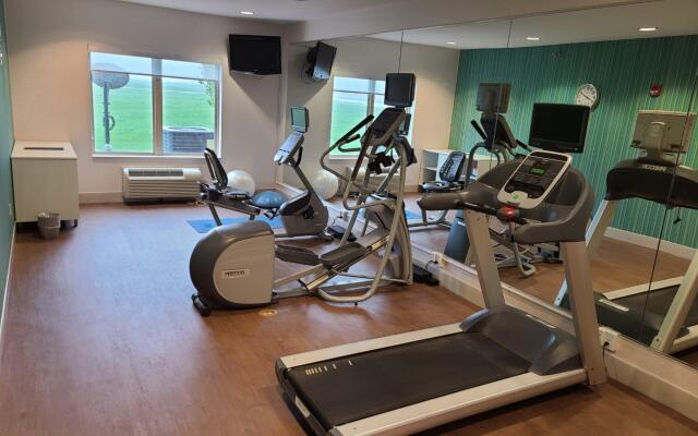 Holiday Inn Express & Suites Sheldon by IHG