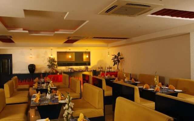 Club 7 Hotel