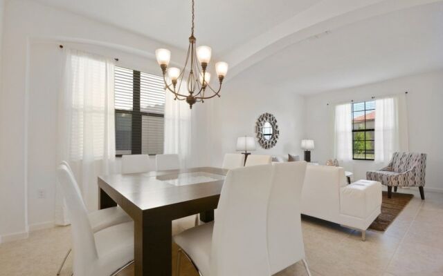 6 bedroom luxury home at Veranda Palms