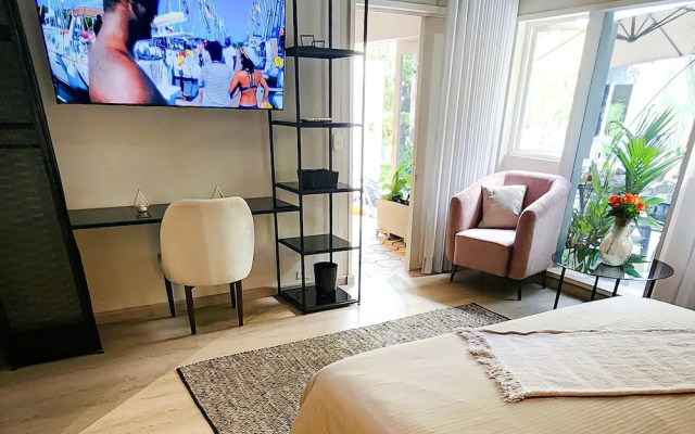 Luxury Villa In Aguacatala