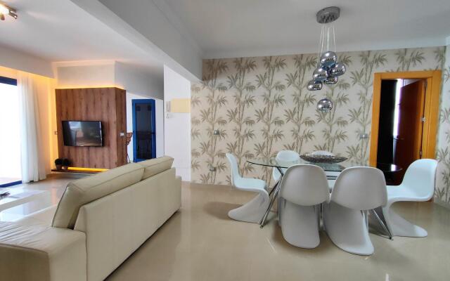 D53 Aroa in Playa Blanca