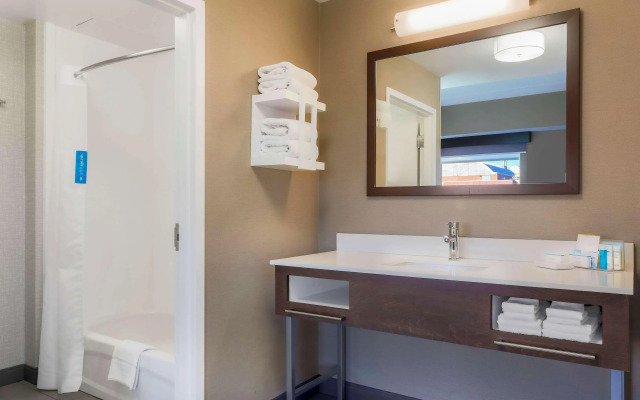 Hampton Inn & Suites Pittsburgh-Downtown