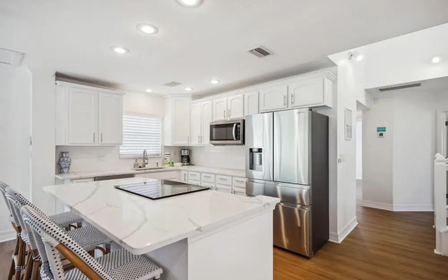 Beach Livin 3 - 3 Bedroom Upstairs