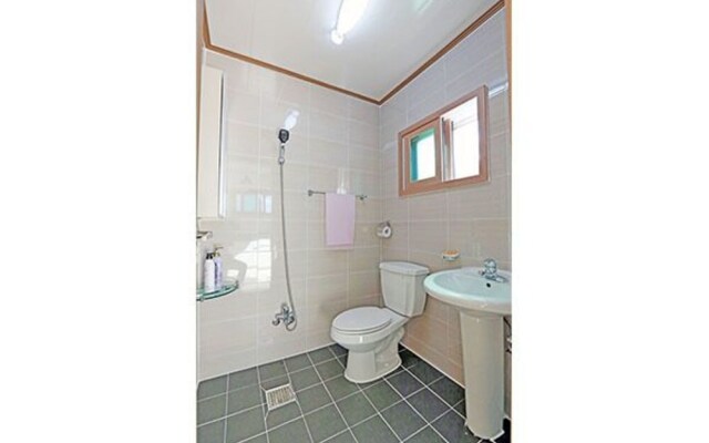 Sokcho Dal Beach Pension