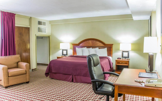 Quality Inn & Suites Fayetteville
