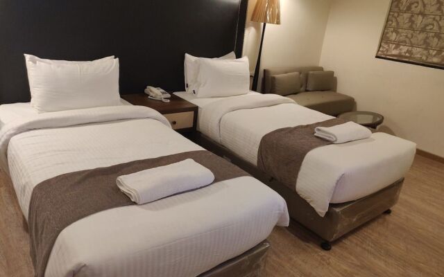 OYO 25040 Hotel Victoria