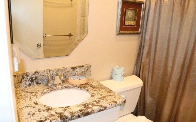 Jamaica Royale 606 - 2 Br Condo