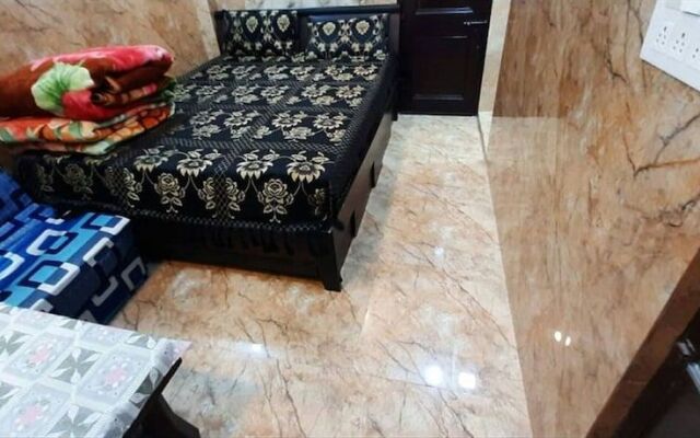 Room in Guest Room - Posh S Delhi Foreigners Area, Lajpat Nagar