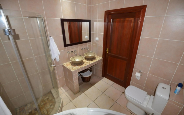 Attache Guest Lodge